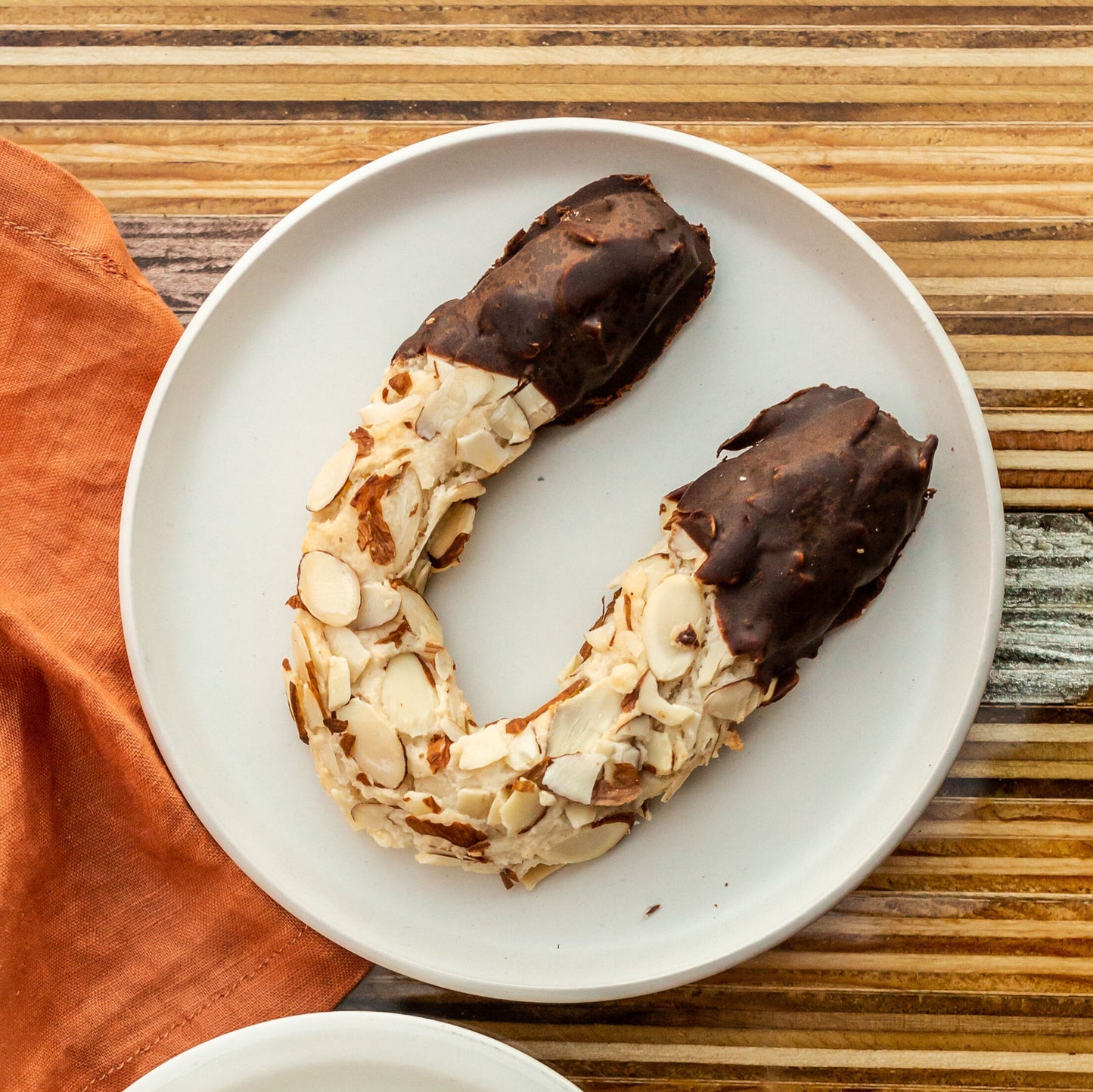 Almond Horn